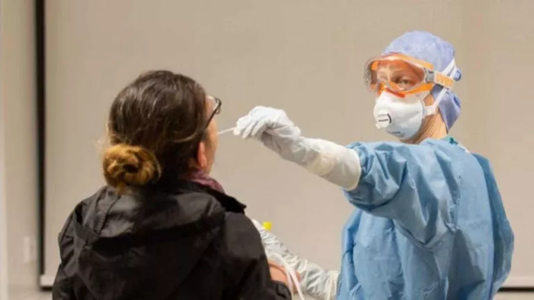 Sanitat assegura que les mesures de confinament contra el coronavirus "comencen a fer efecte"