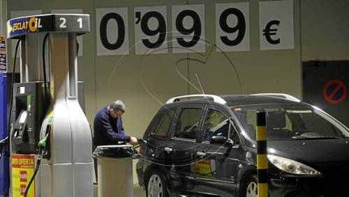 L'IPC torna a caure al novembre i a Lleida pot comprar-se gasoil a menys d'un euro