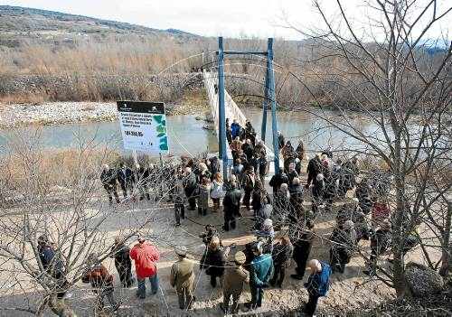 Inauguren la nova passarel·la per als vianants entre Tremp i Vilamitjana