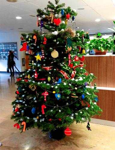 Decoració, activitats i menús especials als hospitals