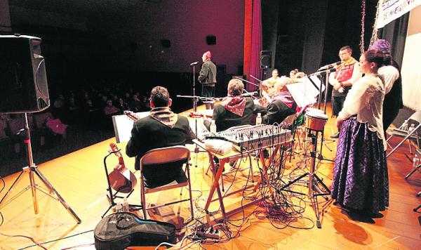 Nadales, jotes i versions amb La Rondalla del Poble a Mequinensa
