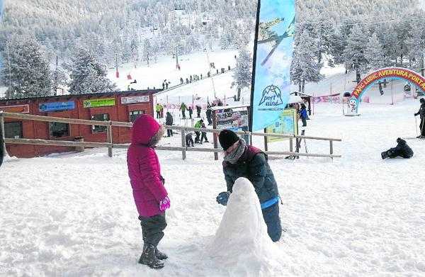 El vent resta afluència a les pistes, que xifren en 42.000 els esquiadors del pont de Nadal