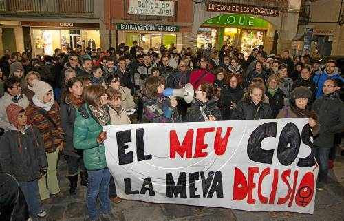 Gairebé mil lleidatanes van avortar l'any passat, entre elles 16 nenes de 13, 14 i 15 anys