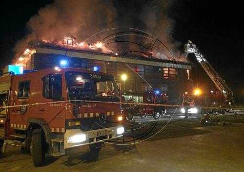 Un edifici és pastura de les flames a Esterri d'Àneu