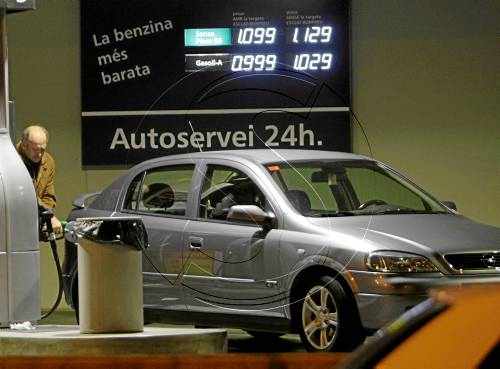 El preu dels carburants només cau en 23 cèntims a Lleida en un any