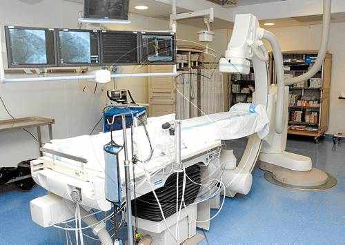 El síndic indaga si tancar a la nit hemodinàmica causa desatenció