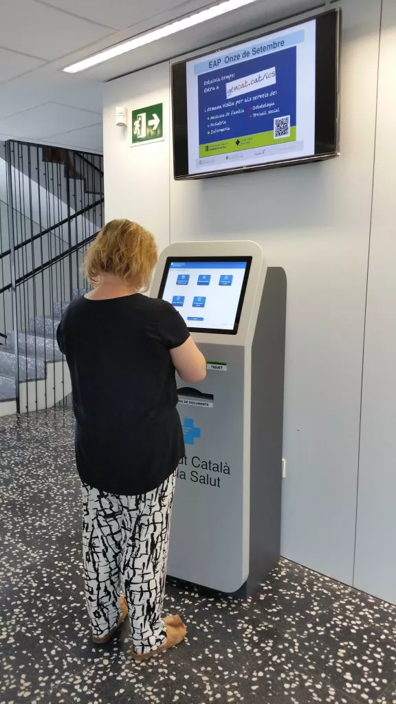 L’Atenció Primària de Lleida equipa els centres de salut amb caixers d’autoservei