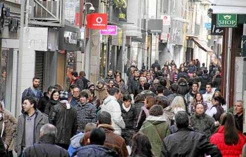 La crisi econòmica destrueix quatre vegades més treballs temporals que fixos a Lleida