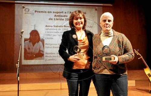 Primer de Desembre i Anna Sabaté, premiats per la seua lluita contra la sida