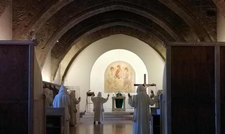 Les monges de Sixena marxen del Monestir per la impossibilitat de dur una "vida amagada"