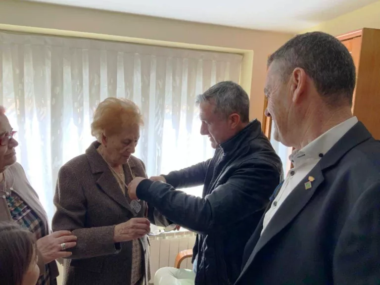 L’Espluga Calba homenatja una veïna centenària
