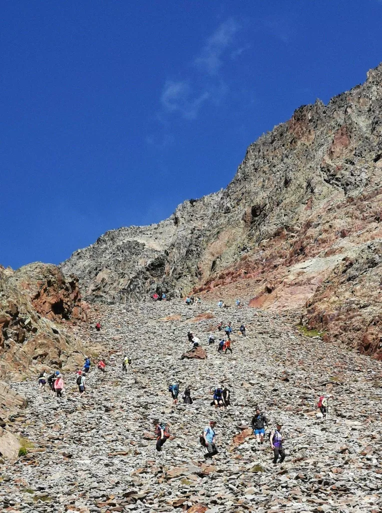 ⏯️ El Parc Natural de l'Alt Pirineu critica la massificació a la Pica d'Estats i anuncia que regularà l'accés
