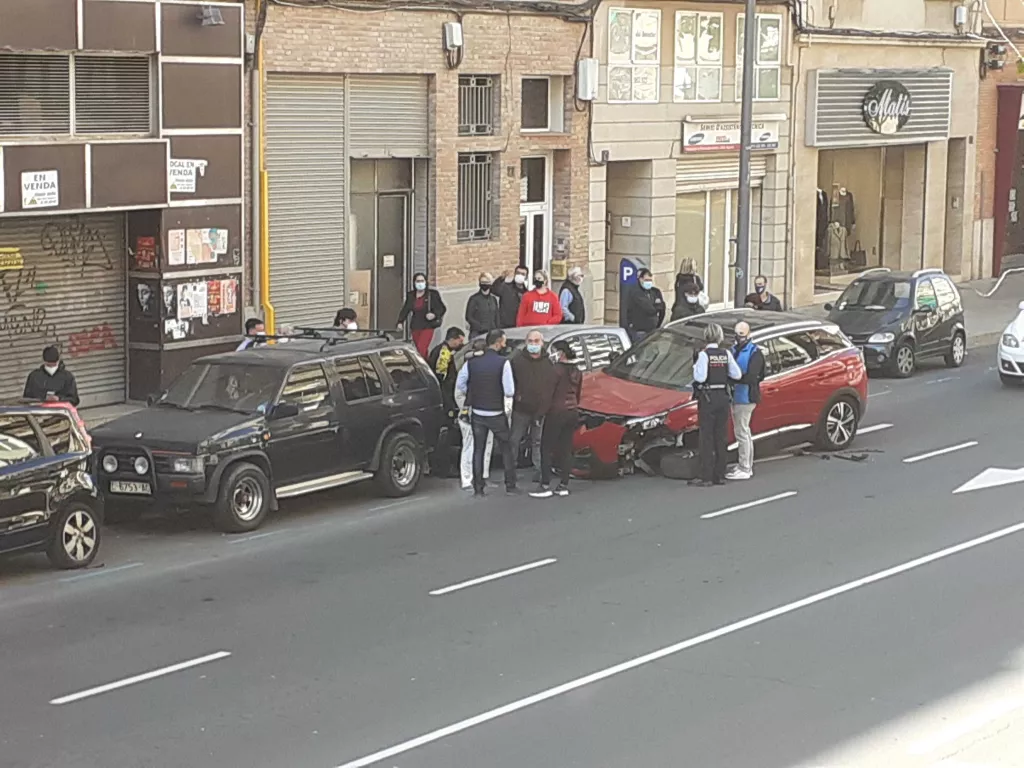 ⏯️ Forta col·lisió entre dos vehicles a Príncep de Viana