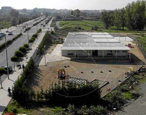Ensenyament mantindrà almenys un altre any 49 dels 50 barracons en escoles i instituts