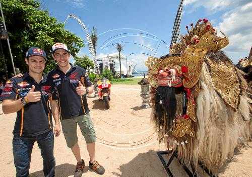 Marc Màrquez presenta la seua moto per al triplet