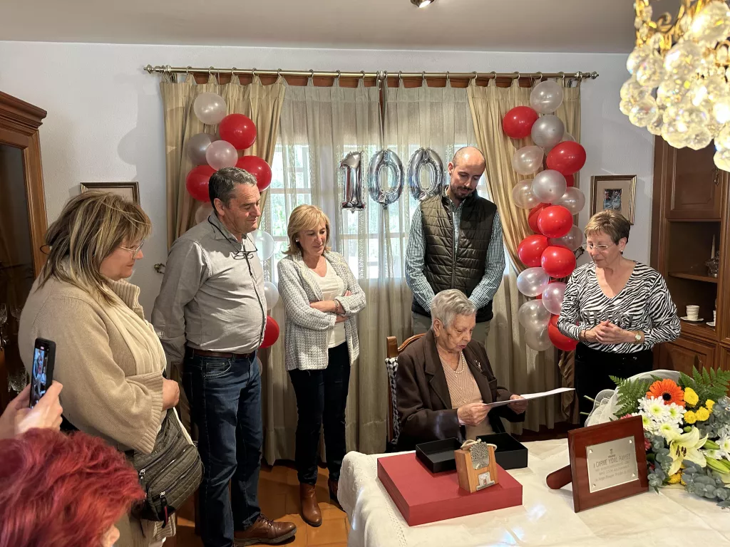 Medalla centenària a una veïna de les Borges Blanques