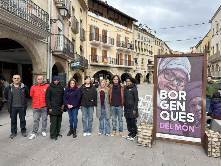 Les Borges Blanques es torna a vestir de lila per commemorar el 8M