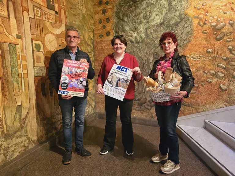 Montgai celebra la 16a Fira del Sabó amb el repte d’omplir el cel de bombolles