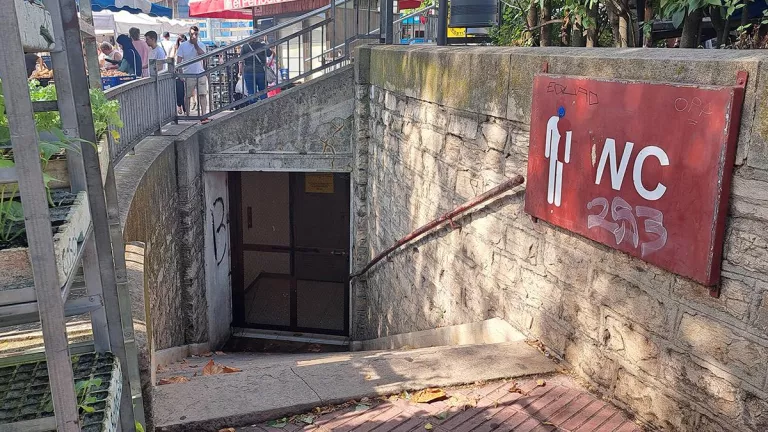 La FAVT reclama la reobertura dels lavabos públics del centre de Tàrrega