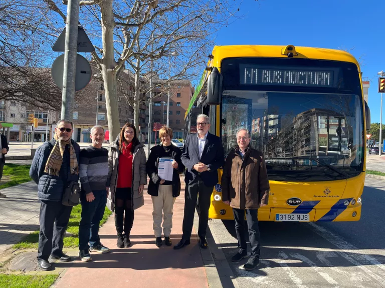Lleida posa en funcionament la nova línia de bus nocturn