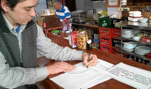 Negocis de Cristòfol de Boleda recullen firmes per tenir més llum