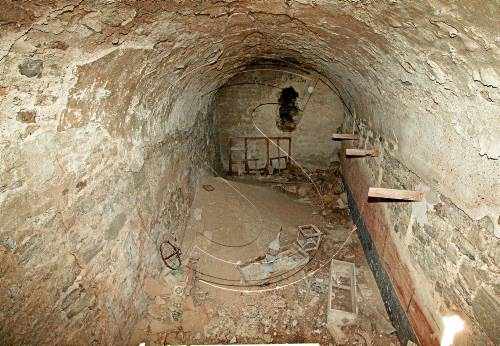 Troben una antiga cripta al fer reformes al Fossar de Cervera