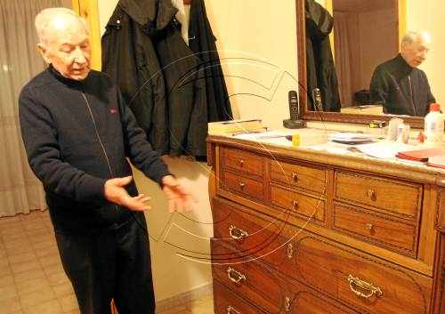 Encaputxats agredeixen el capellà de Bellvís a la rectoria