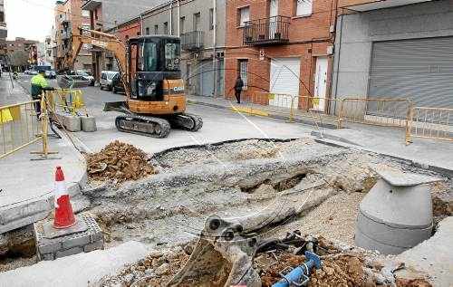 Reparen un col·lector a Pardinyes per un petit enfonsament de la calçada