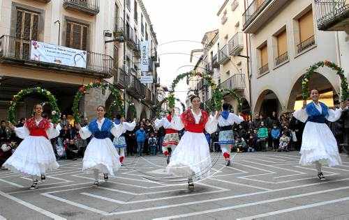 Tàrrega celebra la seua Trobada de Balls de Cercolets i Arquets