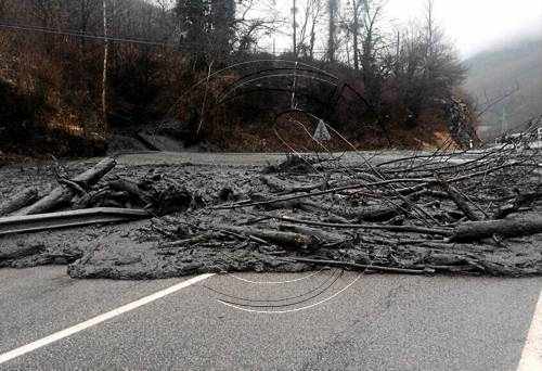 Un despreniment talla la N-230 gairebé 5 hores a Aran