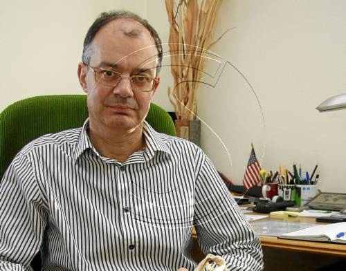 Christou constata que el retard d'Agrotecnio frena la investigació