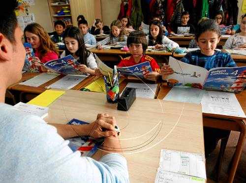 Pares, sindicats i ICV en contra de la Religió a les aules