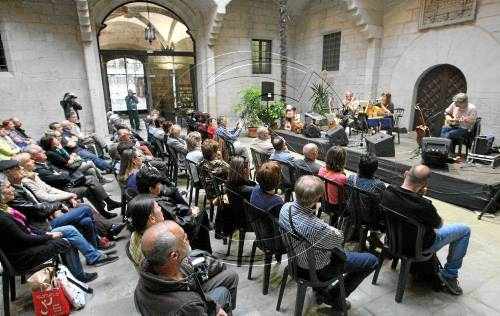Meritxell Gené canta a dotze poetes dels Països Catalans