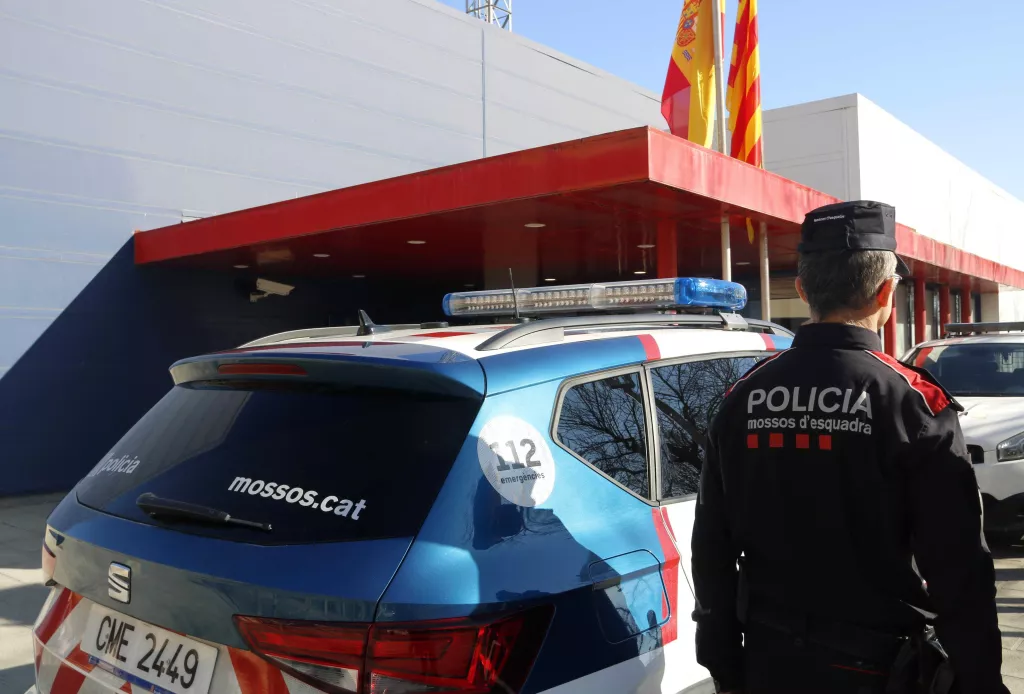 Els Mossos d'Esquadra canvien d'uniforme després de 40 anys