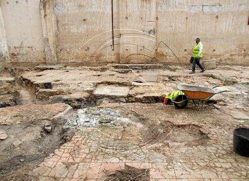 Reprenen treballs sobre la muralla medieval de Lleida