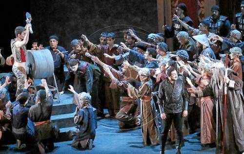 L'òpera 'Turandot' de Puccini, de gira per Catalunya, omple la Llotja