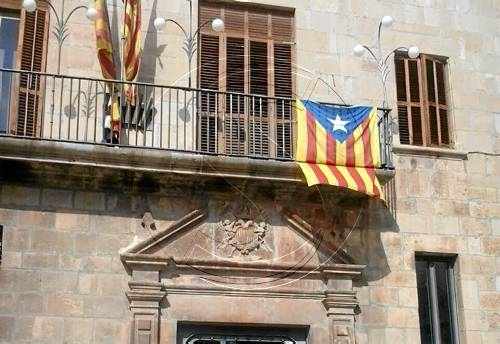 La junta electoral obliga a traure l'estelada del consistori de Tàrrega