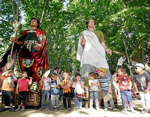 Els 'nous' gegants, a punt per lluir