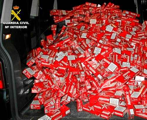 Cau una altra xarxa de contraban que va 'colar' dos milions de tabac il·legal