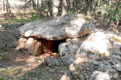 El consell declara bé cultural d'interès local els dòlmens de Cabó