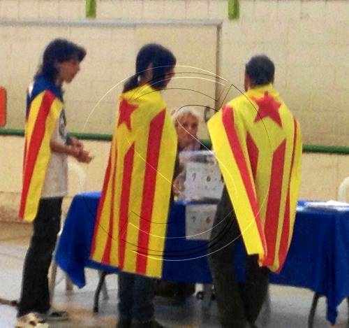 Polèmica per tres joves votant amb l'estelada a la Bordeta