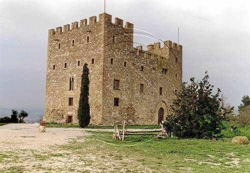 Vallfogona investiga si hi ha restes iberes al castell