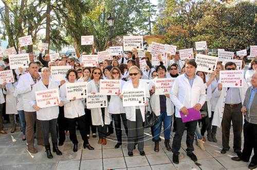 Salut haurà d'abonar interessos per retards en el pagament a farmacèutics