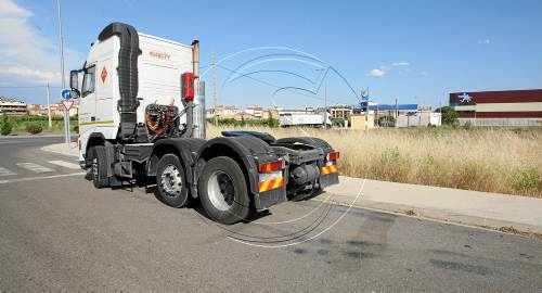 Roben a Torrefarrera la càrrega d'un camió emportant-se'n el tràiler sencer