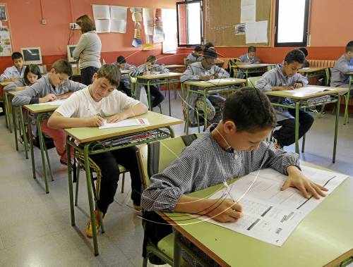 Ensenyament desatén Wert i inicia la matrícula a les escoles sense reobrir la preinscripció