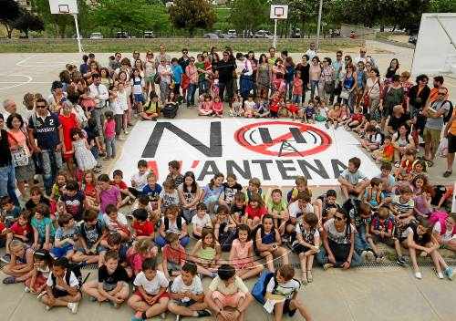 Ordenen la retirada de dos antenes de telefonia a Vila Montcada