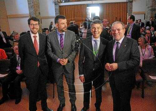 Vila critica els aeroports sense vols però defensa el futur del de la Seu