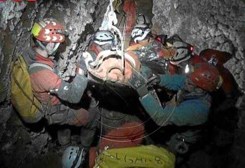 Rescatat l'espeleòleg ferit al Pallars després d'un dispositiu de 26 hores i 40 efectius