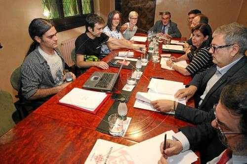 La nova organització municipal es retarda almenys una setmana més