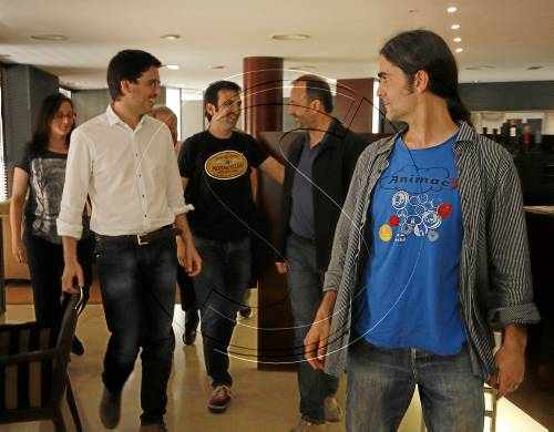 L'oposició pacta eliminar tres càrrecs més i reduir a tres els tinents d'alcalde amb sou